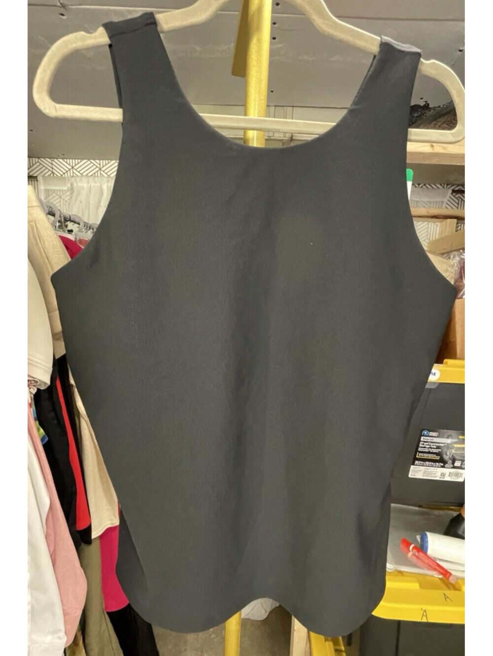 32 Degrees Cool Women's Tank Top Built-in Bra Sleeveless L Black NWT Yoga Layer